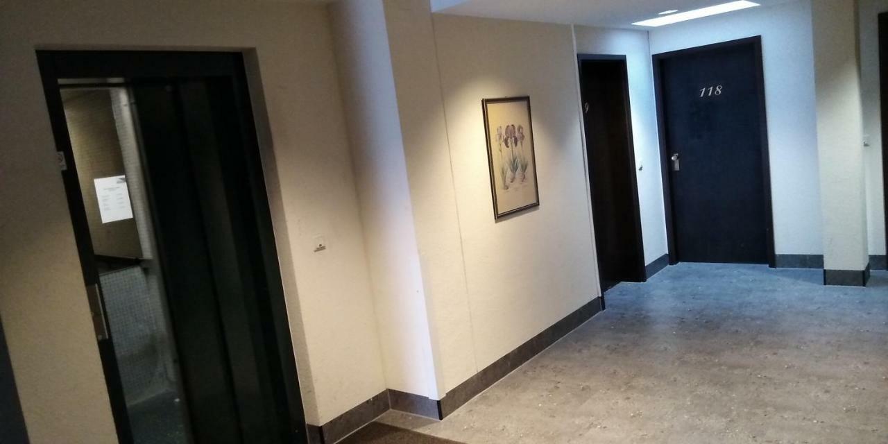 Sroom 118 And 119 In Center Reutlingen Luaran gambar
