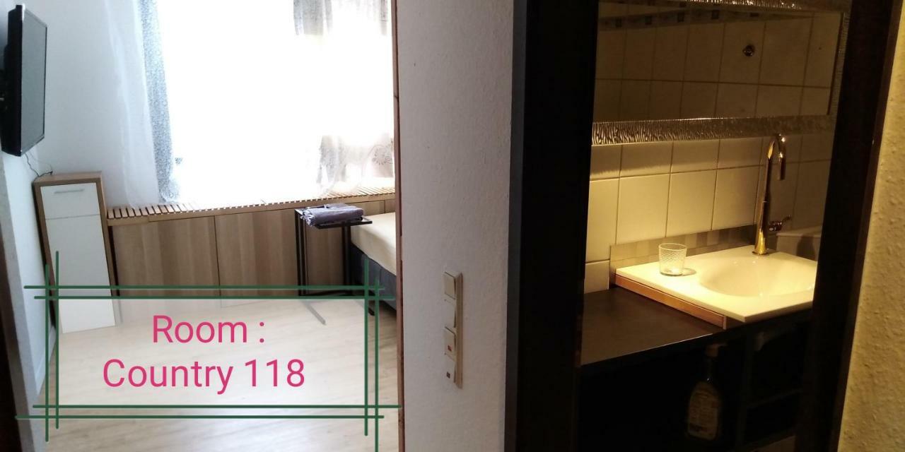 Sroom 118 And 119 In Center Reutlingen Luaran gambar